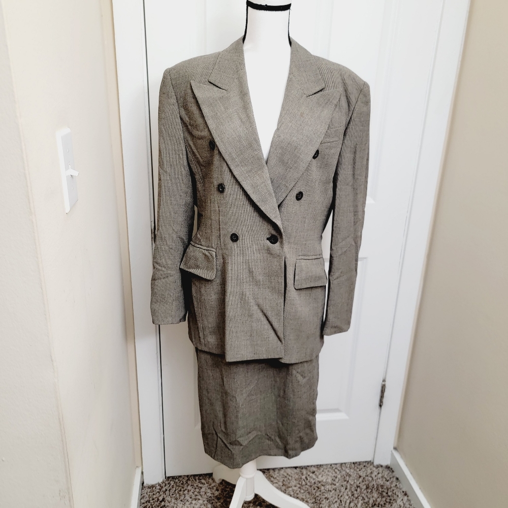 ESCADA Vintage Gingham Suit Set, Suit Blazer & Pencil Skirt - Picture 2 of 16